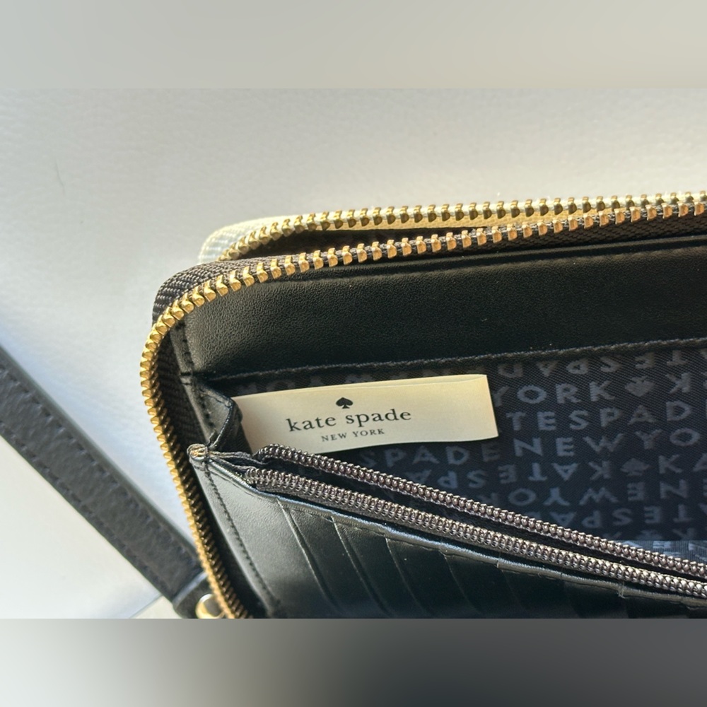 Kate Spade NY Women's Wristlet Wallet Clutch Zip Closure Black Off White Leather - Picture 13 of 15